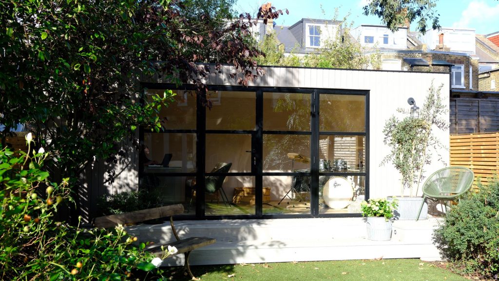Garden building with office space