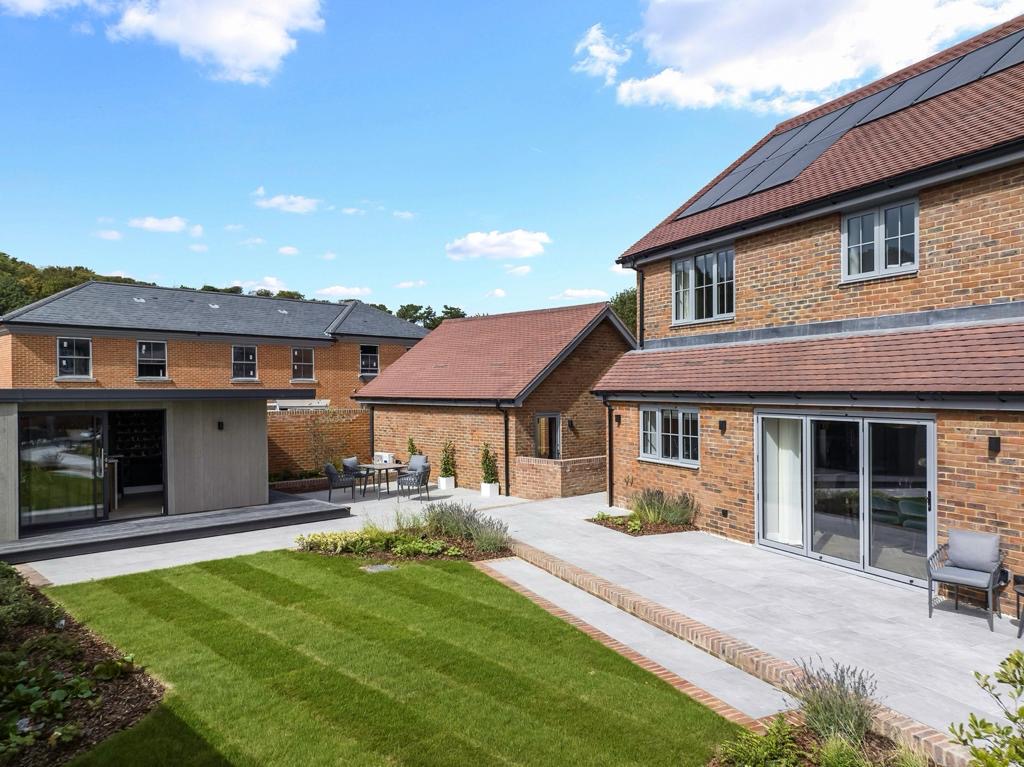 Bespoke garden room by Into The Garden Room