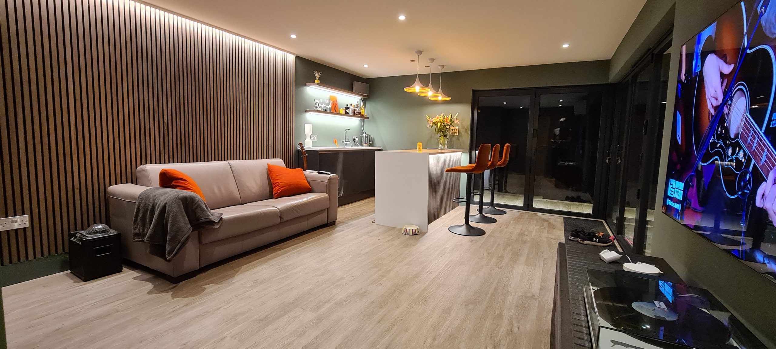 Bespoke garden room by Into The Garden Room
