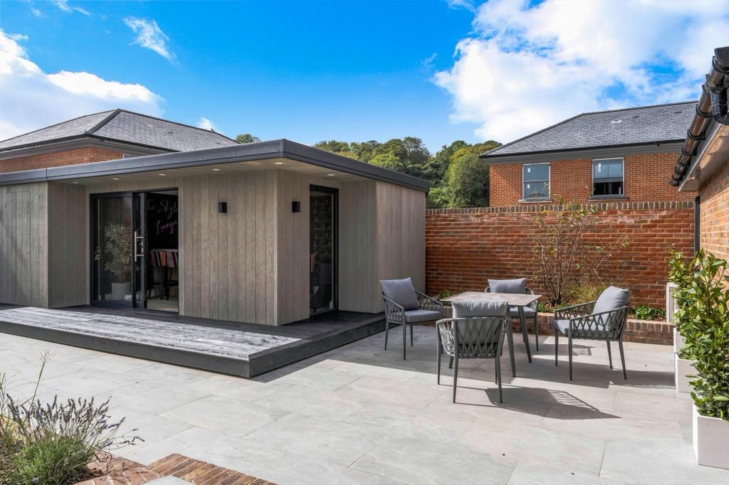 Bespoke garden room by Into The Garden Room