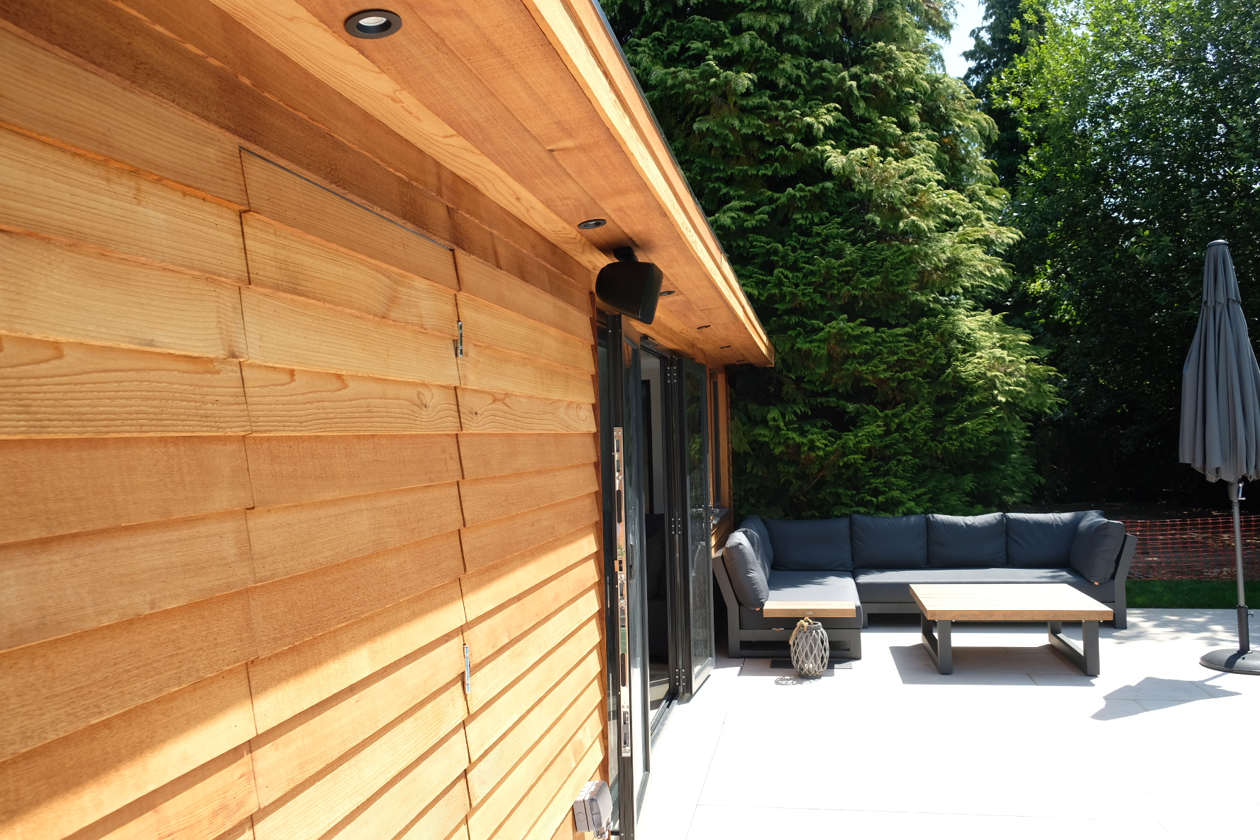 Bespoke garden room by Into The Garden Room