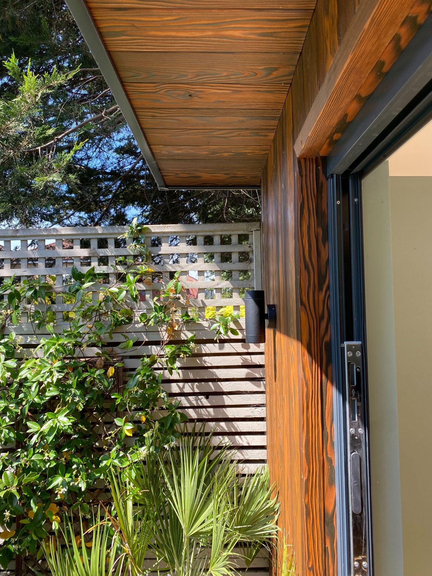 Bespoke garden room by Into The Garden Room