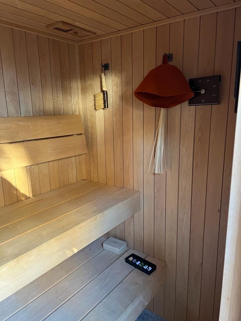 Bespoke garden room by Into The Garden Room