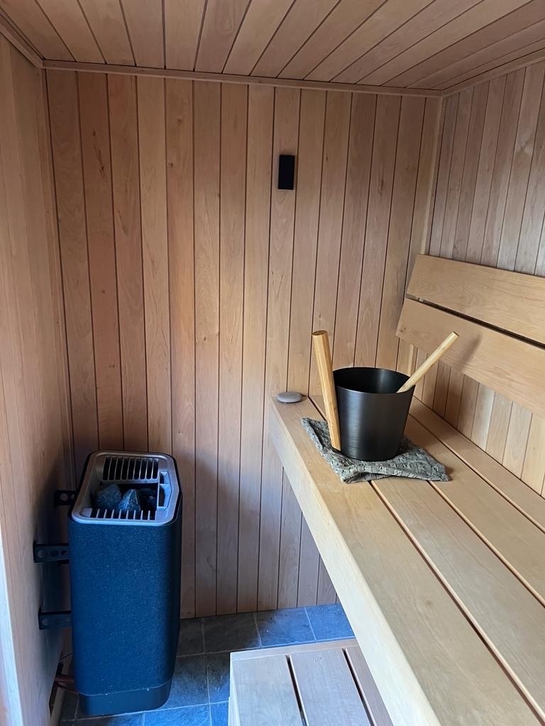 Bespoke garden room by Into The Garden Room