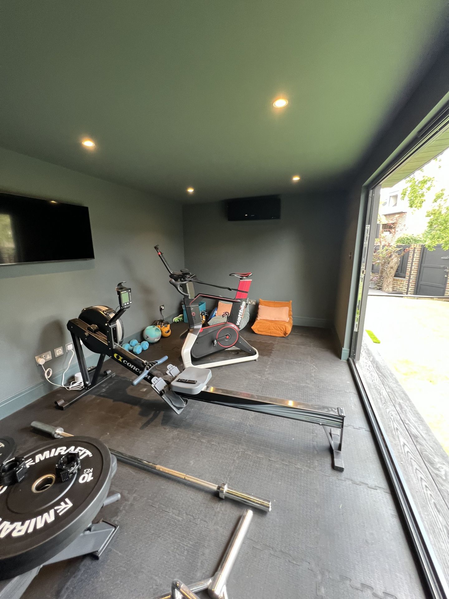 Bespoke garden room by Into The Garden Room
