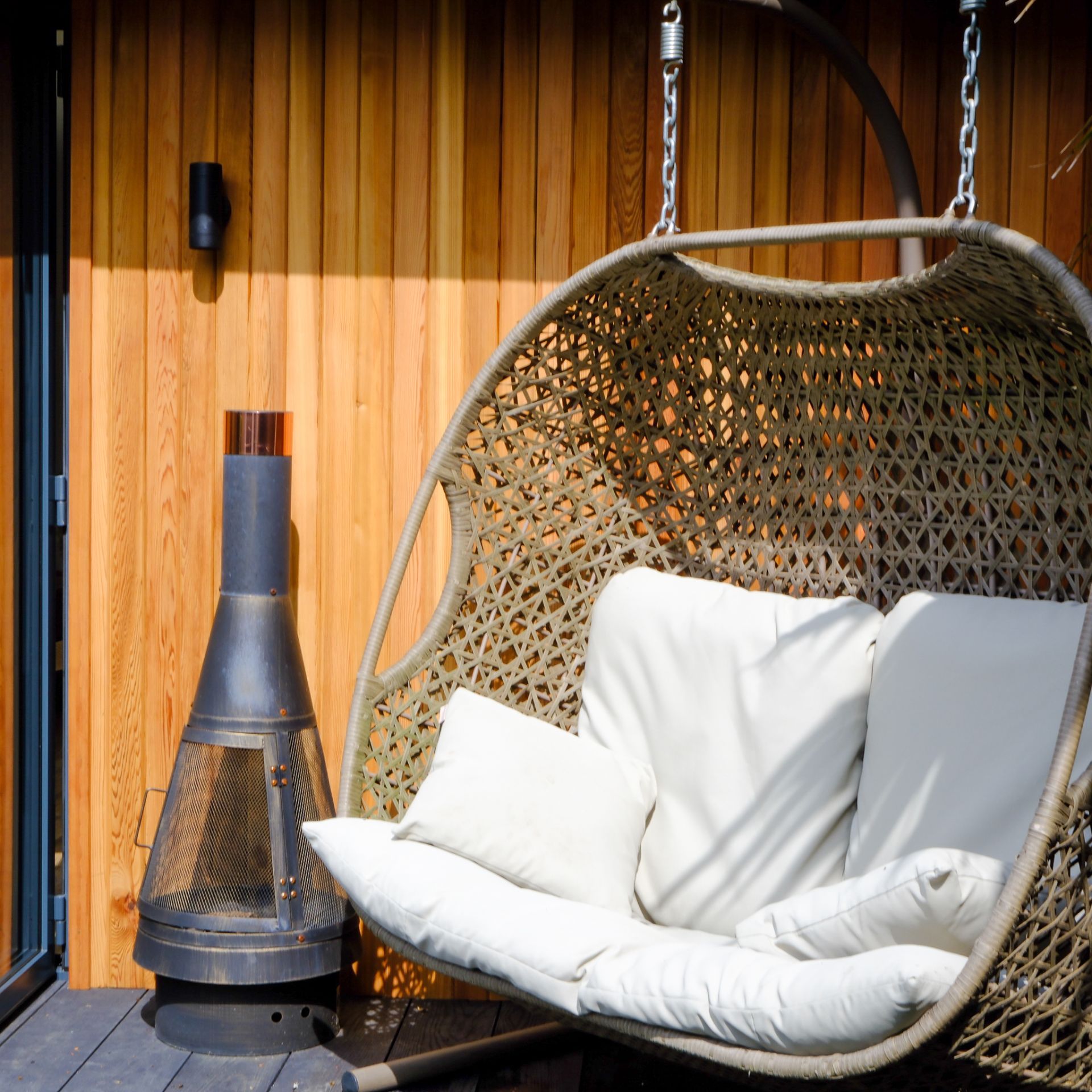 Bespoke garden room by Into The Garden Room