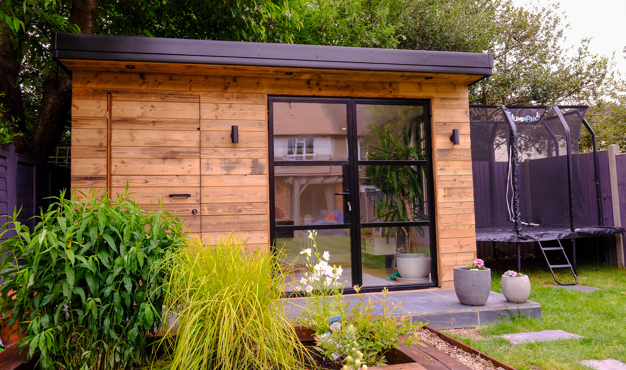 Bespoke garden room by Into The Garden Room