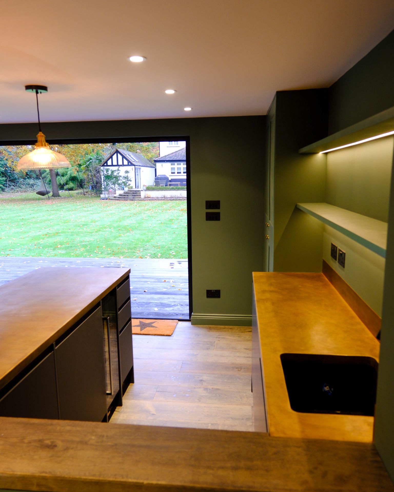 Bespoke garden room by Into The Garden Room