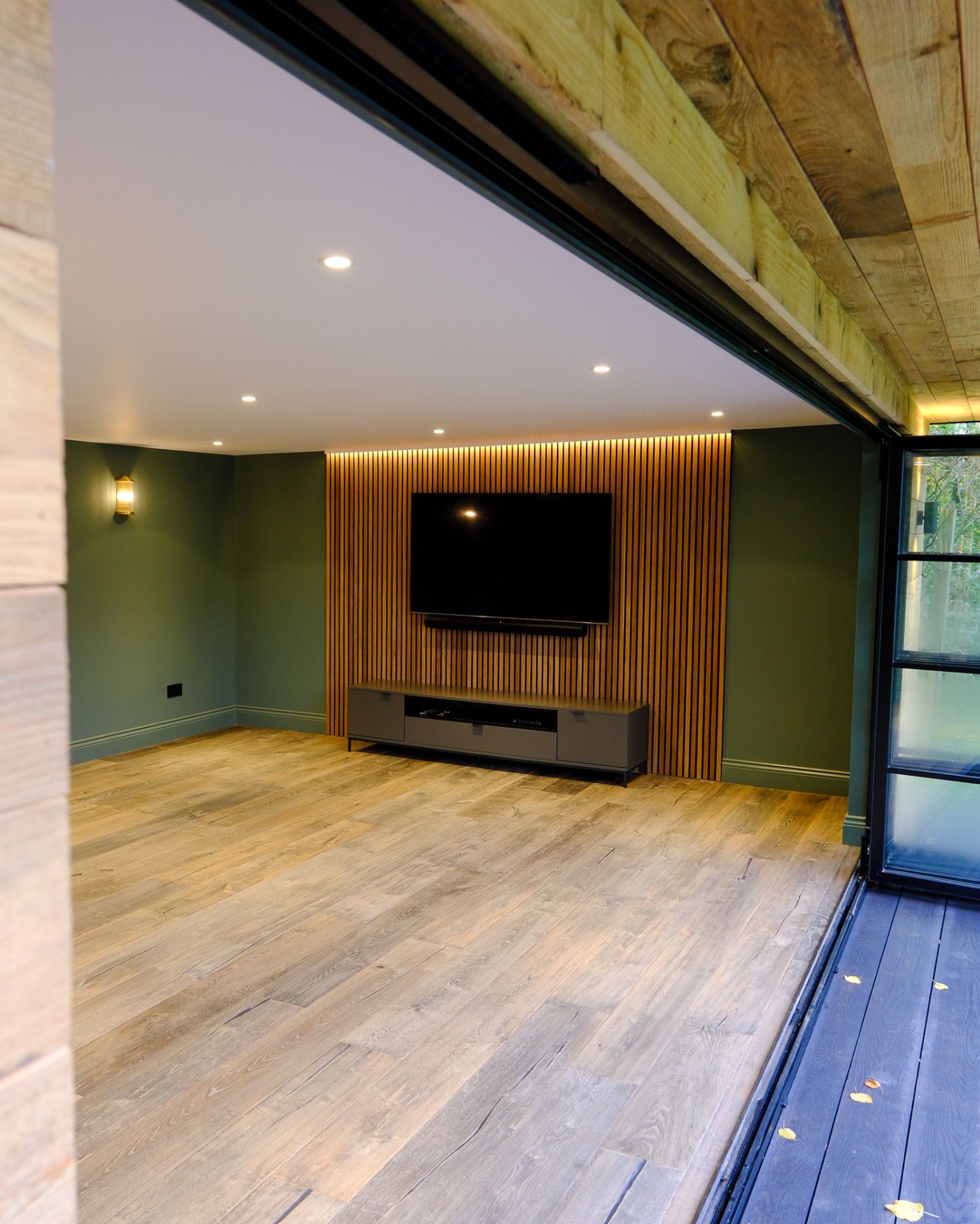 Bespoke garden room by Into The Garden Room