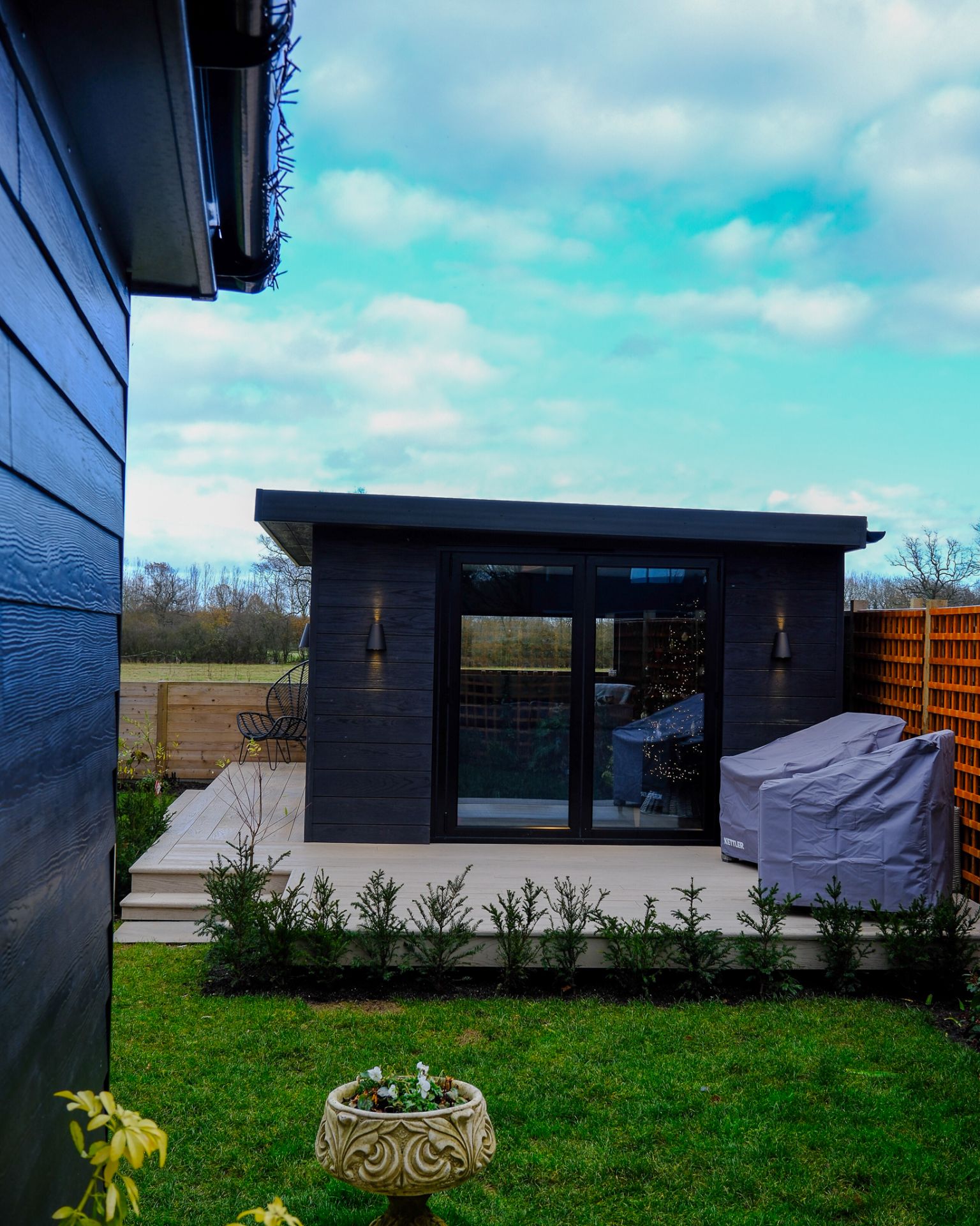 Bespoke garden room by Into The Garden Room