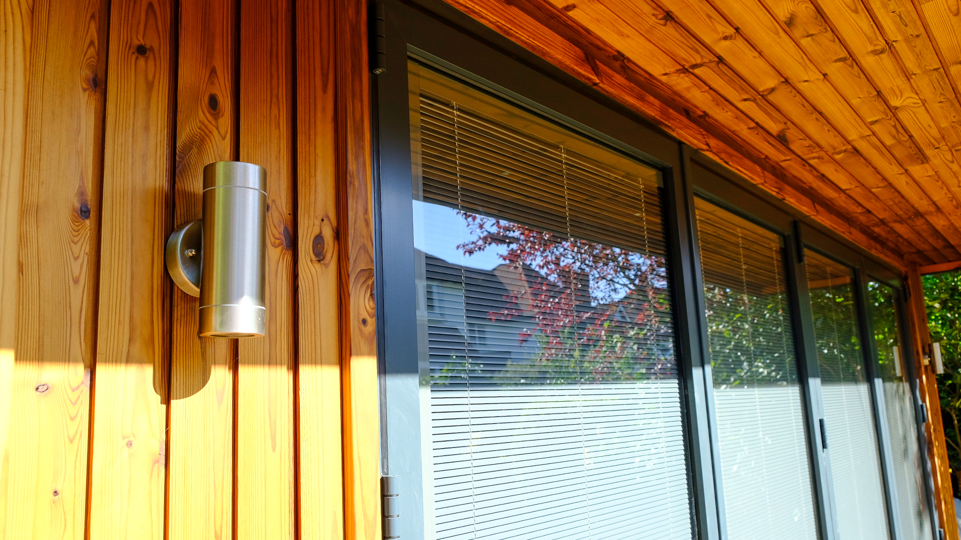 Bespoke garden room by Into The Garden Room