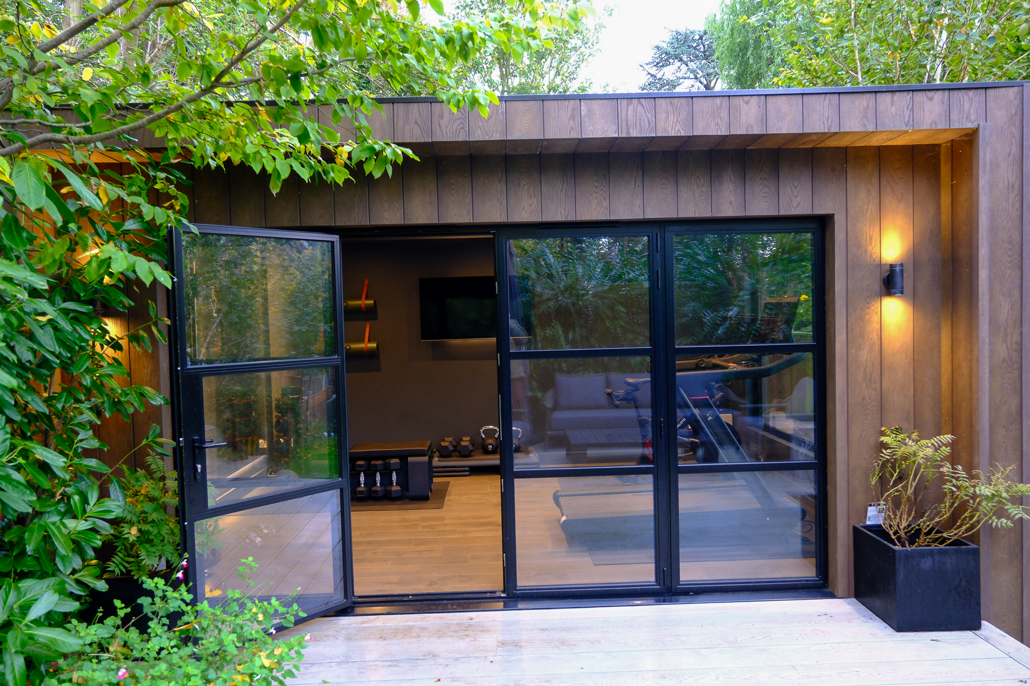 Bespoke garden room by Into The Garden Room