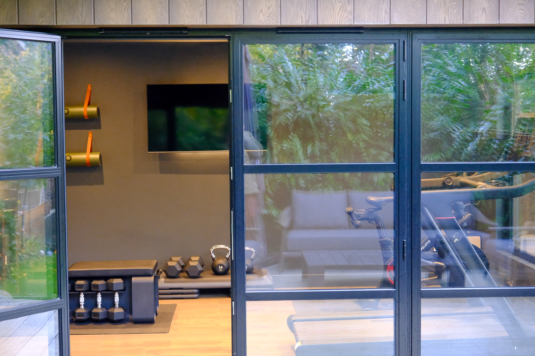 Bespoke garden room by Into The Garden Room