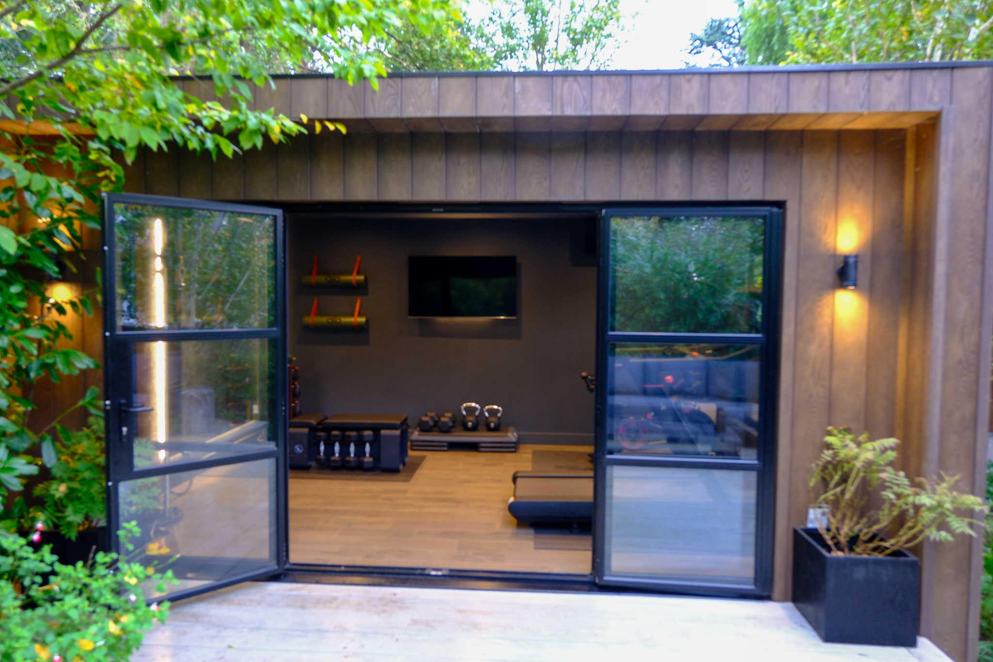 Bespoke garden room by Into The Garden Room