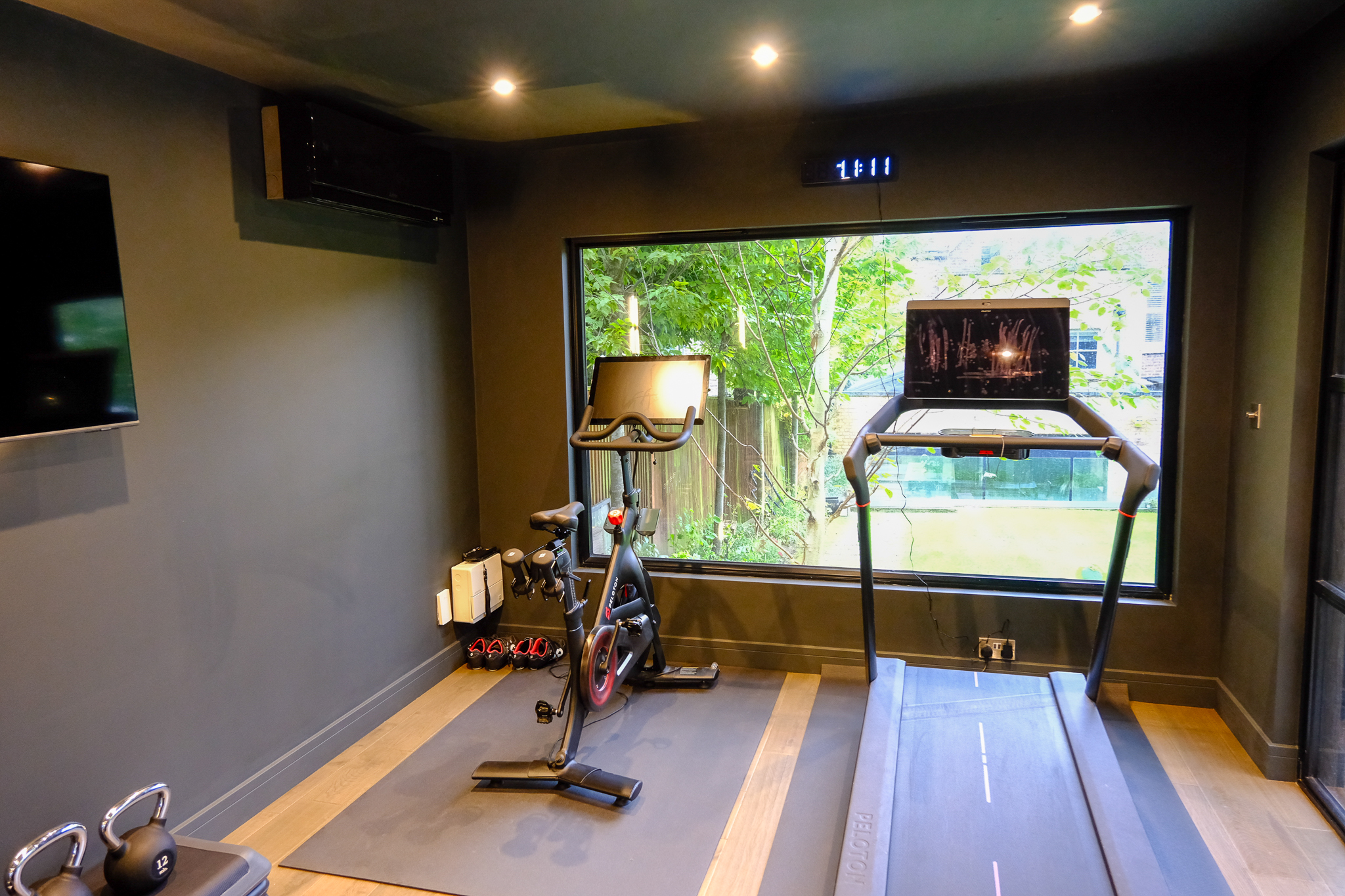 Bespoke garden room by Into The Garden Room