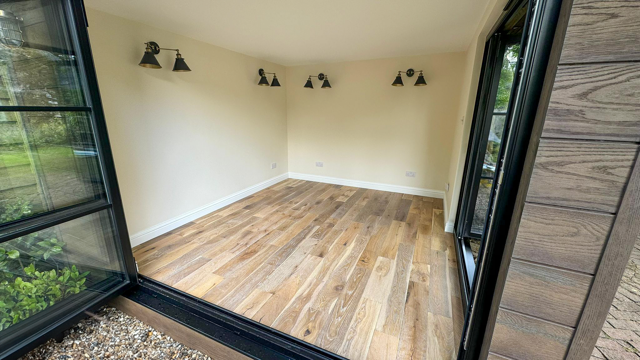 Bespoke garden room by Into The Garden Room
