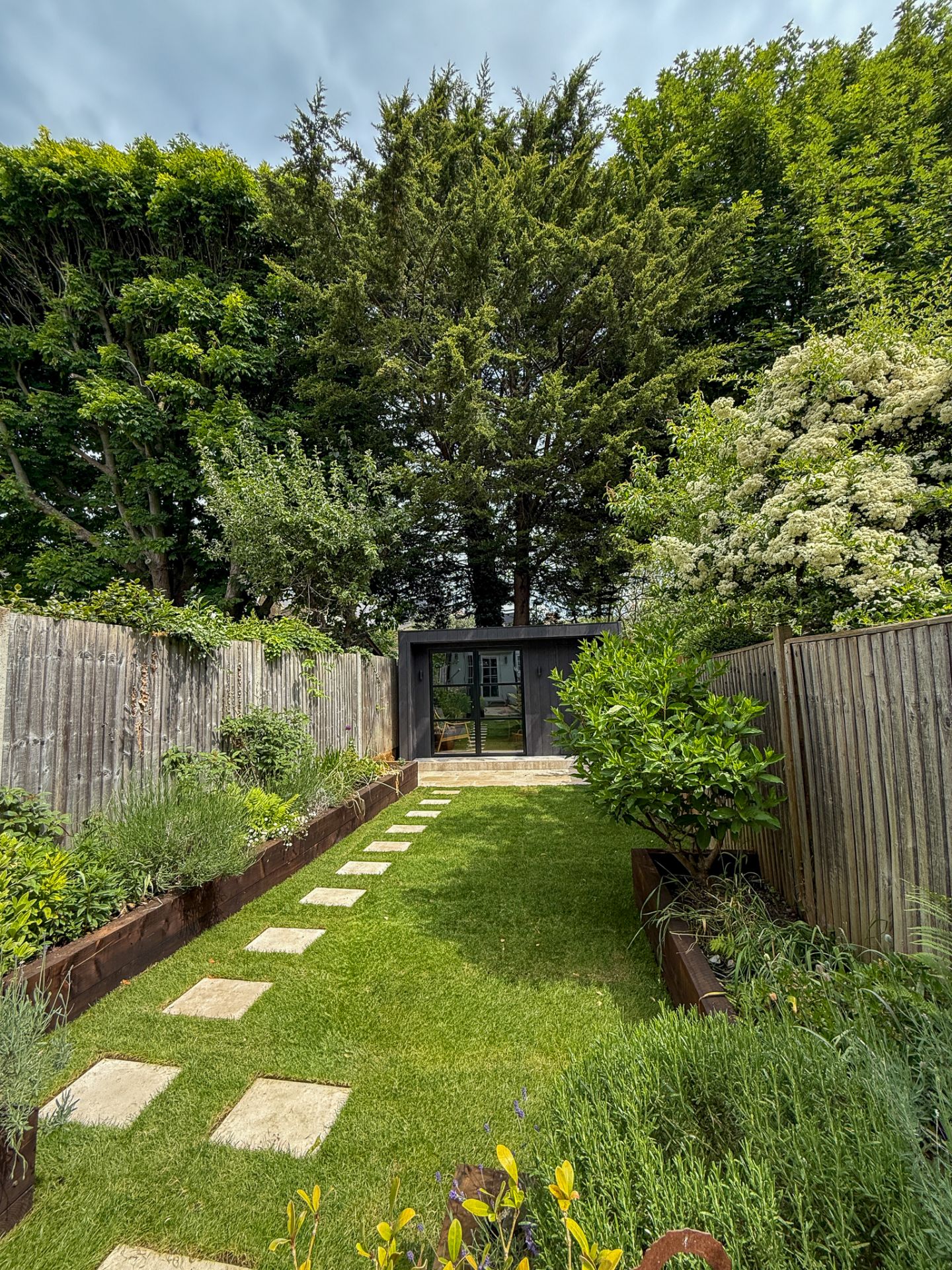 Bespoke garden room by Into The Garden Room