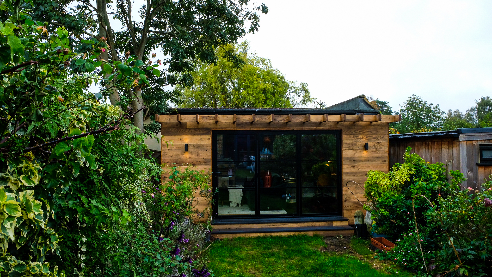 Bespoke garden room by Into The Garden Room