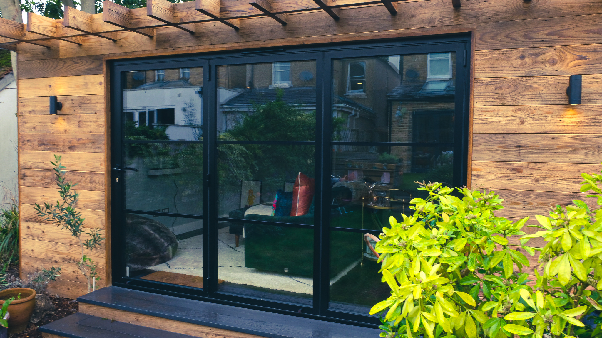 Bespoke garden room by Into The Garden Room