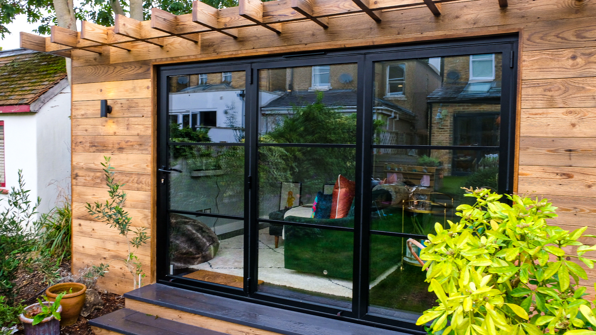 Bespoke garden room by Into The Garden Room